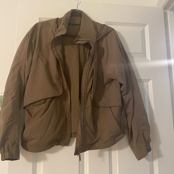 lululemon athletica Jackets & Blazers - Lululemon windbreaker